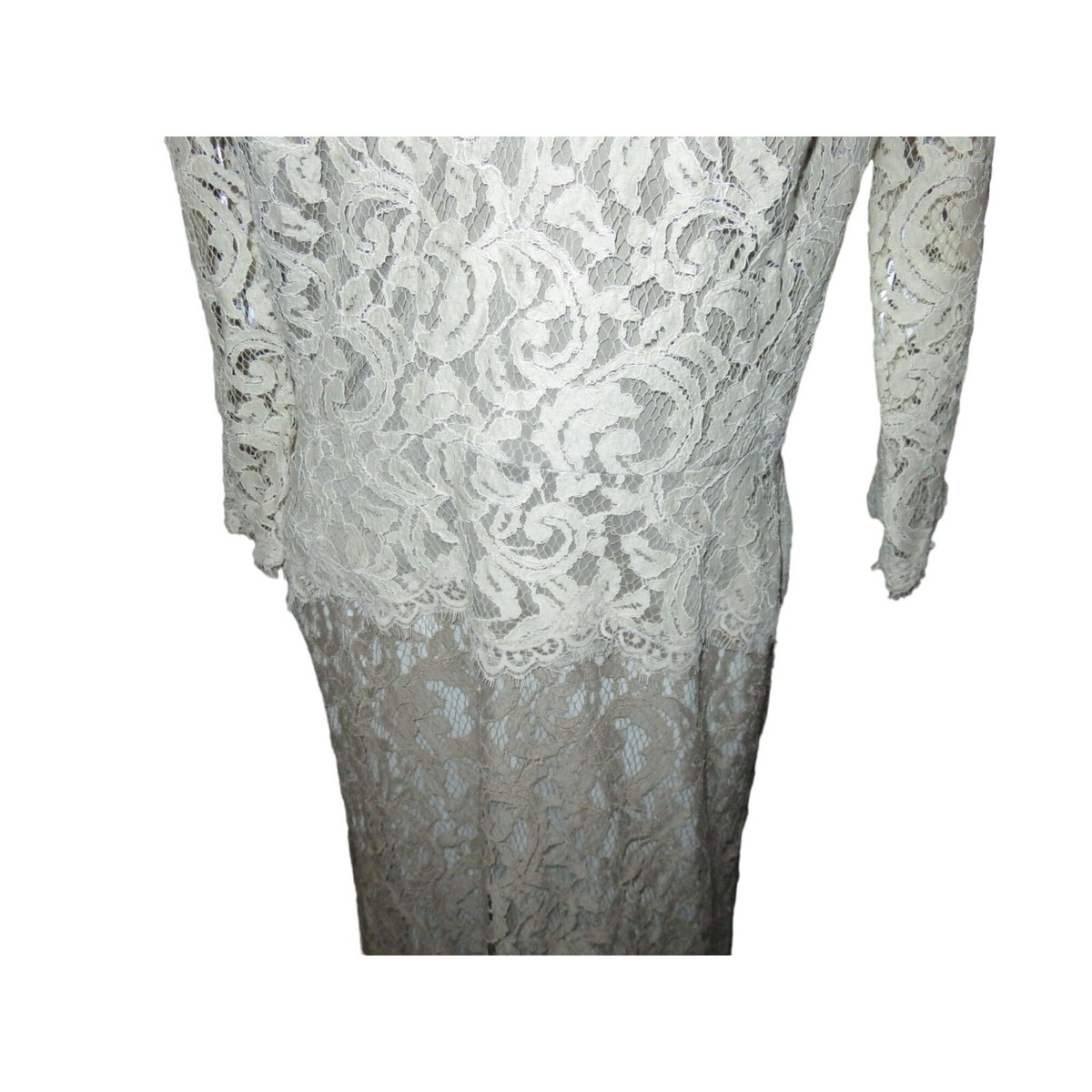 TADASHI Shoji Medallion Lace Two Ivory & Cream Mermaid Cut
