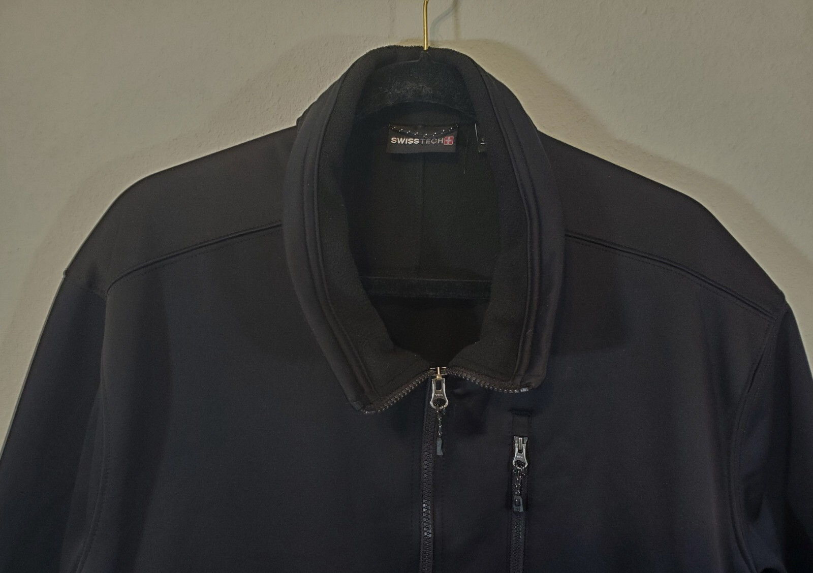 Swiss Tech Black Soft Shell Windproof Full Zip Ja… - image 2