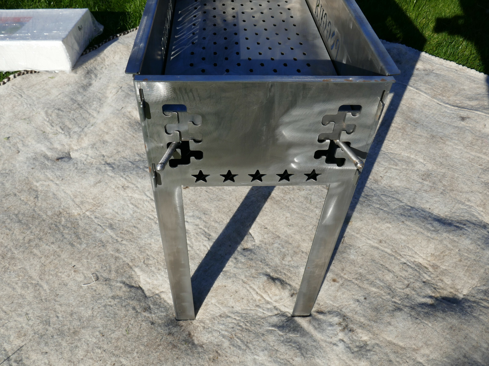 Profi Mangal Grill Schaschlik 63x32x61cm Höhenverstellbar 2mm Stahl