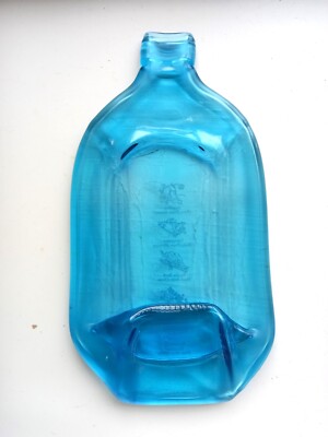 Abgeflachte Gin Flasche Neuheit Löffelablage, blaues Glas, Bombay Sapphire Flasche