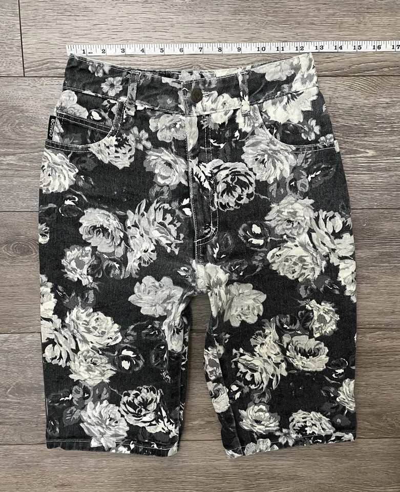 Rare Vtg Bongo For Contempo Casuals B&W Floral Print Denim Bermuda Shorts 25”W - Image 3 of 4