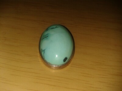 Vintage broken faux aquamarine style egg shaped pendant. No chain. (D16)