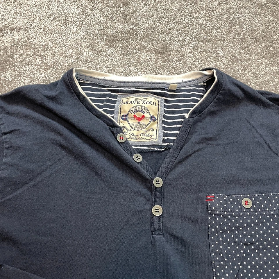 Camisa Brave Soul Para Hombres Mediana Azul Marino Cuello Henley Manga Larga Bolsillo Camiseta Algodón Foto 2 de 4