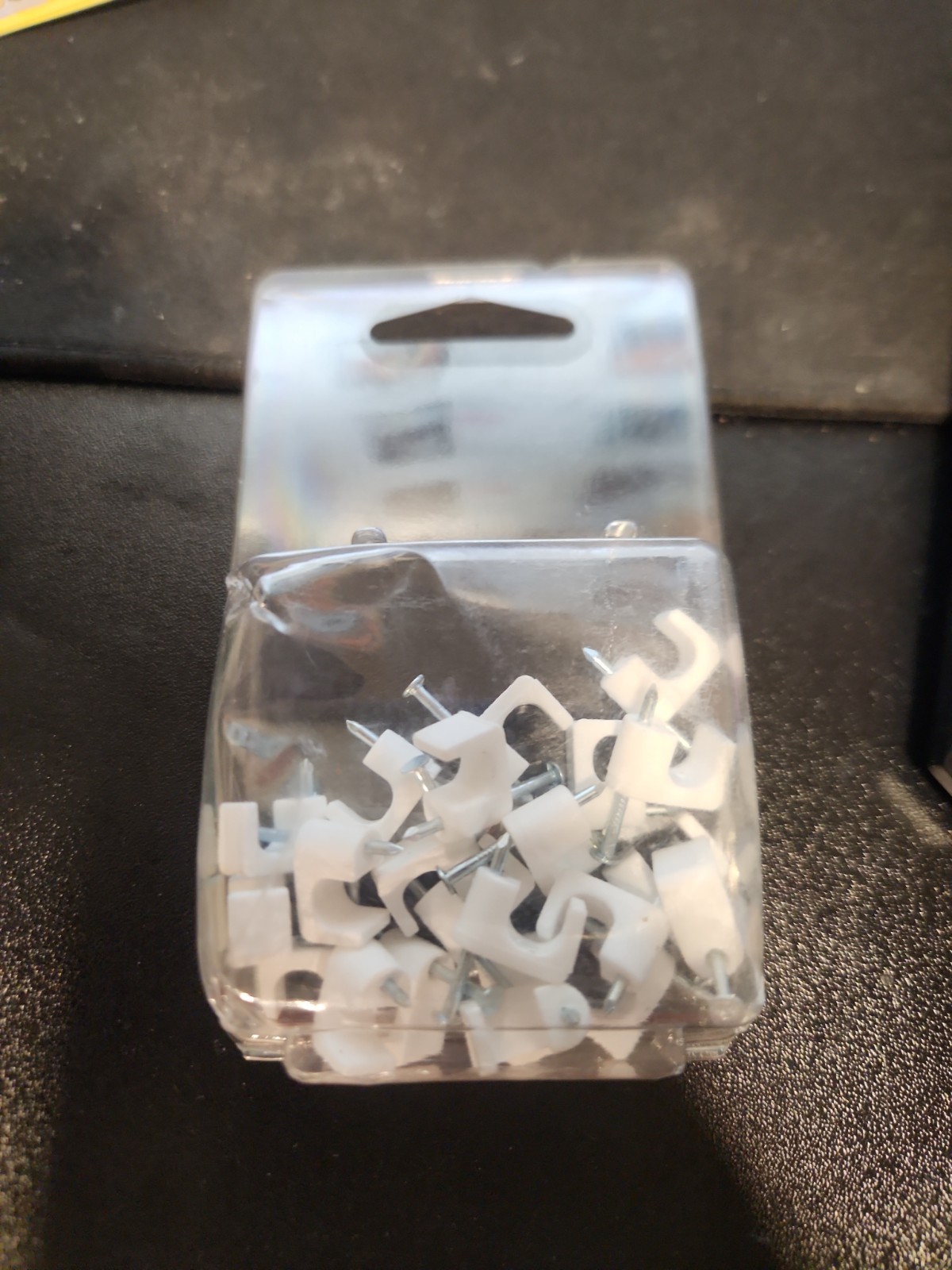 Ideal White PVC Coaxial Cable Staples 1/4" .125 Pack Of 20