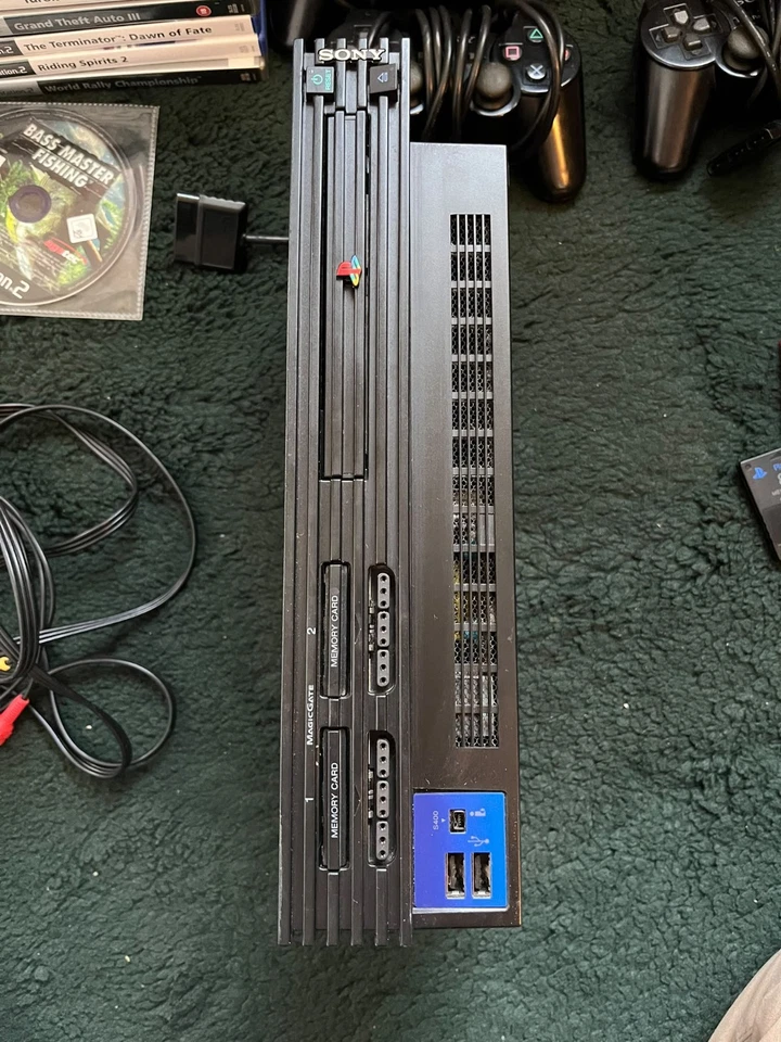 Sony PlayStation 2, photo 2 of 3