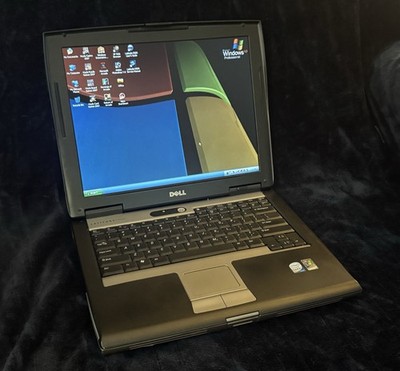 COMPLETE Dell Latitude D520 - 14'' LCD/1.66GHz/2GB RAM/60GB SSD/SERIAL D-SUB/XP