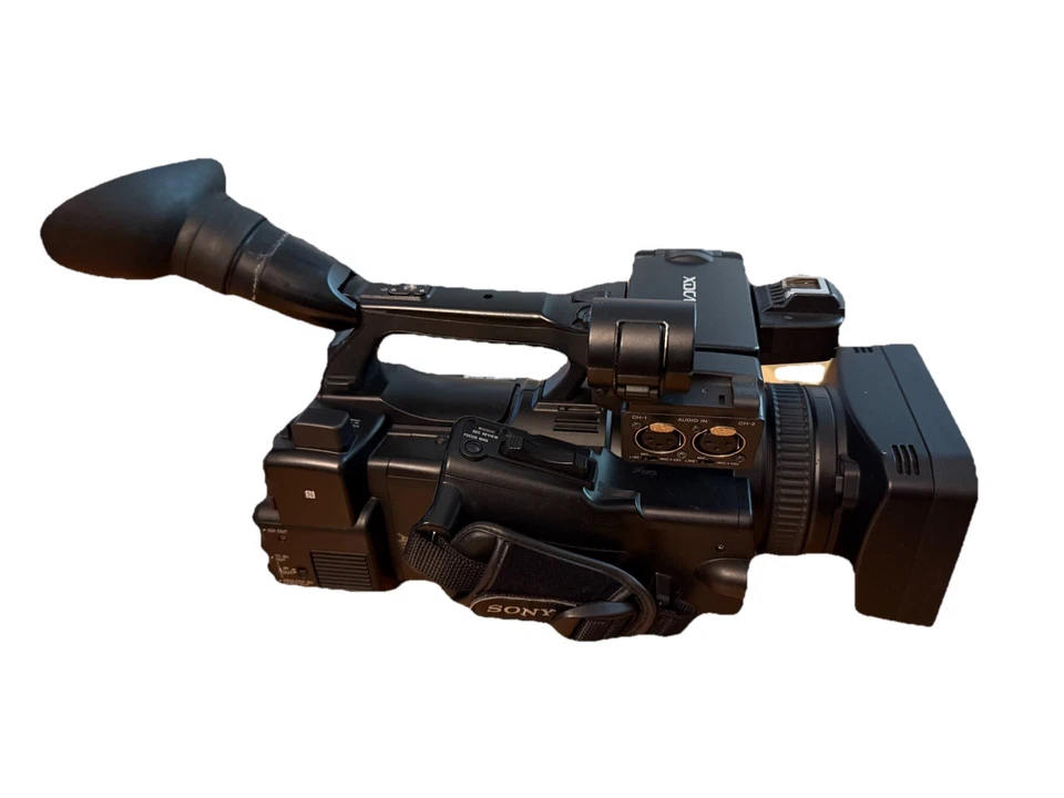 Sony PXW-X200 1/2" Exmor CMOS XDCAM Camcorder w. Cards & Reader - Image 2 of 4