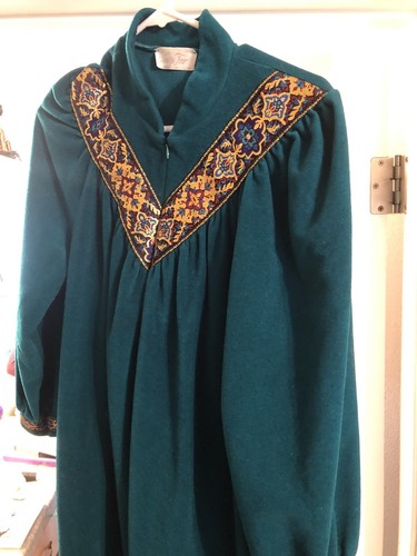 Vintage Victoria’s Secret Nightgown Green Embroidered Medium