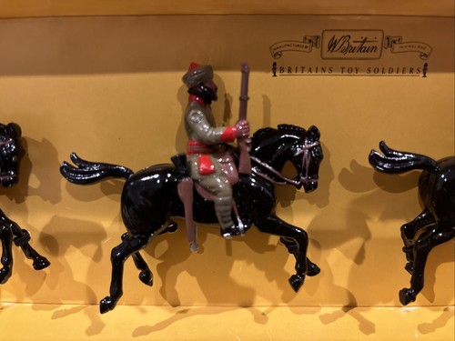 Britains Petite Ltd 1993 The Queen's Own Corps of Guides Cavalry #8835 - Picture 8 of 14
