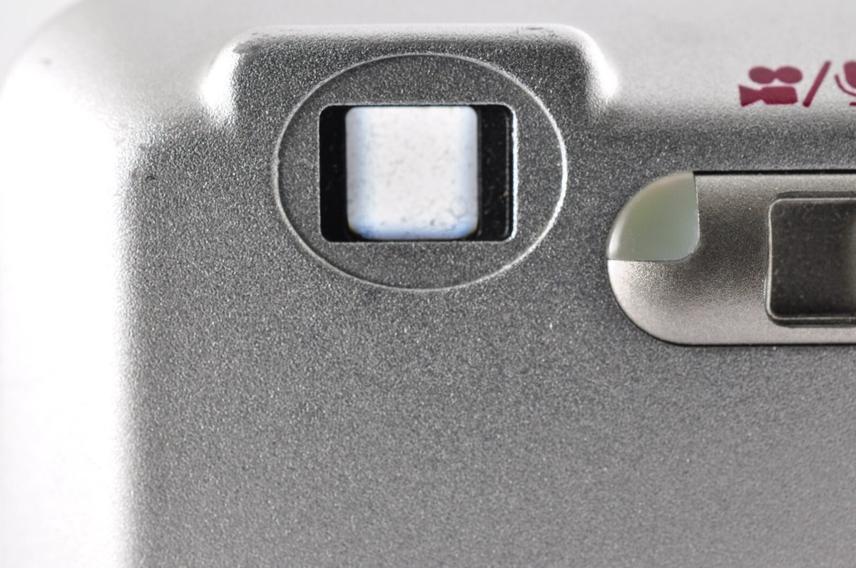 ♥︎◇レトロコンデジ♪ ◇シルバー ◇FUJIFILM finepix 50i Fujifilm Finepix 50i Silver Digital Camera Japanese Only