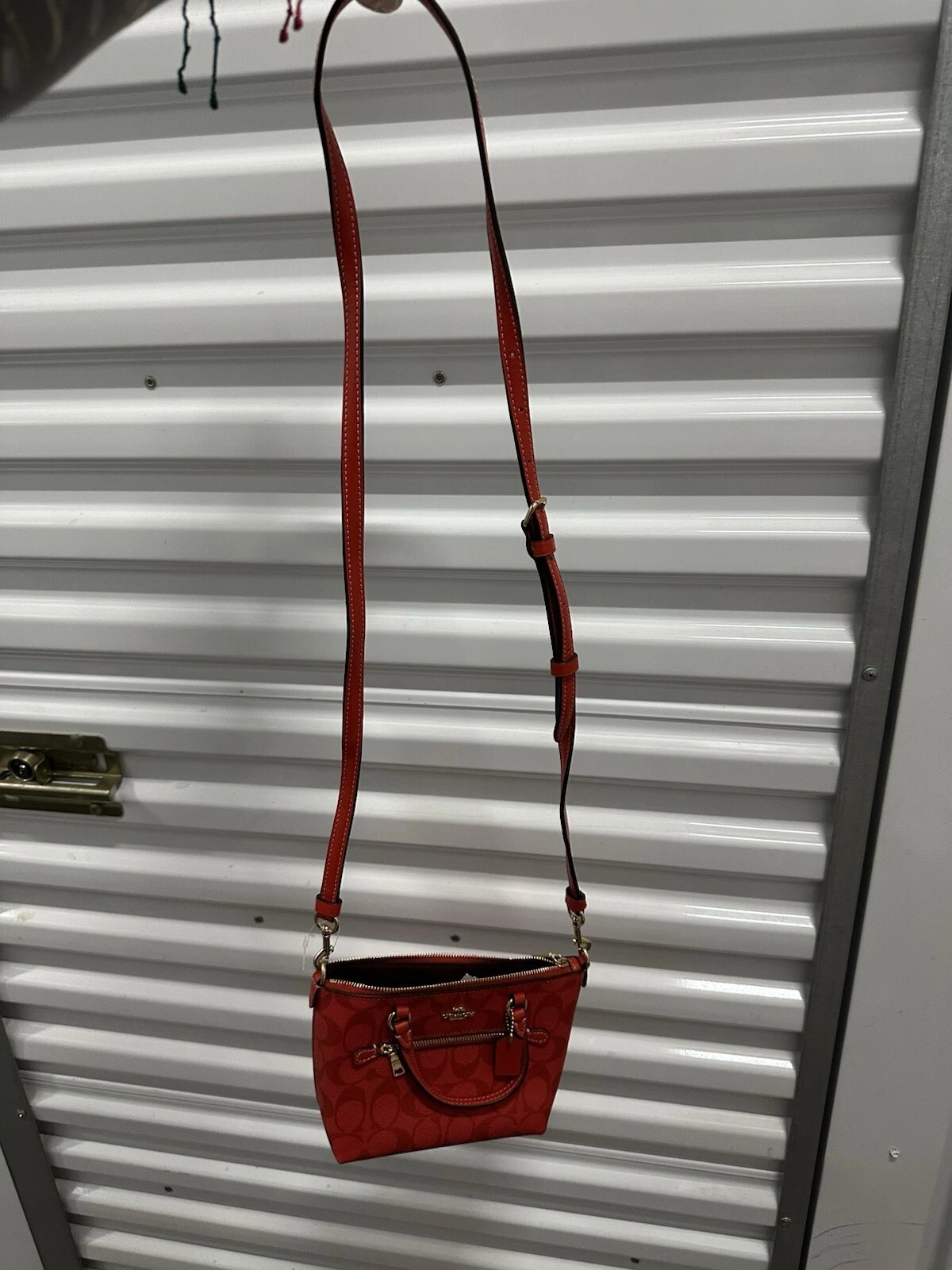 Borsa a tracolla Coach Ca721 Mini Gallery nuova con etichette in tela e pelle firmata Miami rossa