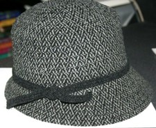 Ladies Bowler Felt Look Hat/Gray and Black Tweed/One Size/Preowned