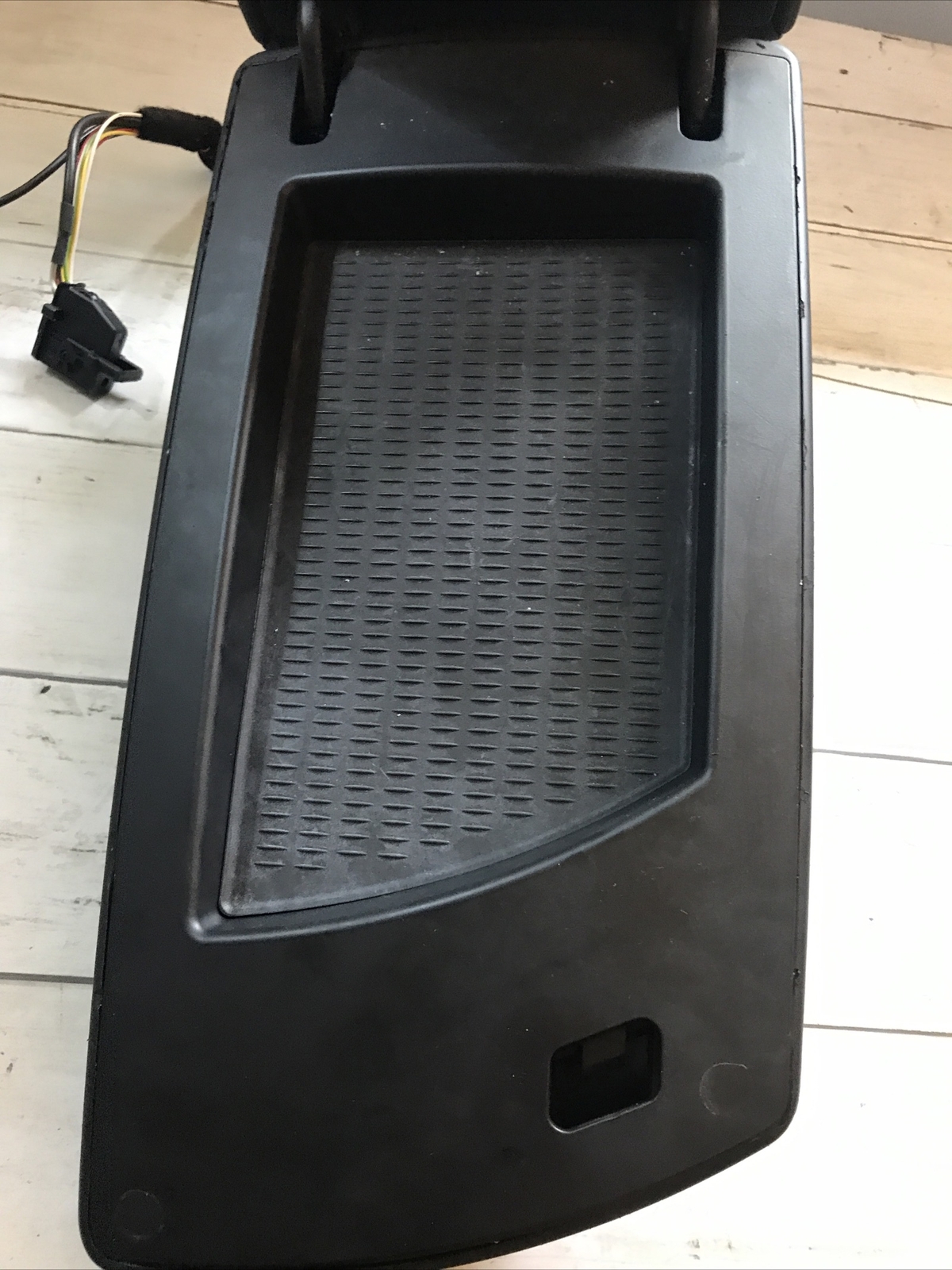 0710 BMW E83 X3 CENTER CONSOLE ARMREST LID COVER OEM black storage box