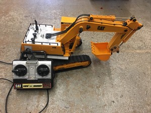 cat remote control digger