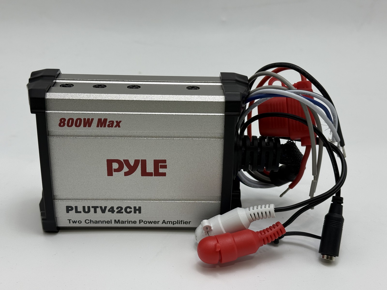 ВОДОНЕПРОНИЦАЕМЫЙ УСИЛИТЕЛЬ PYLE МОЩНОСТЬЮ 800 Вт - PLUTV42CH 12790₽