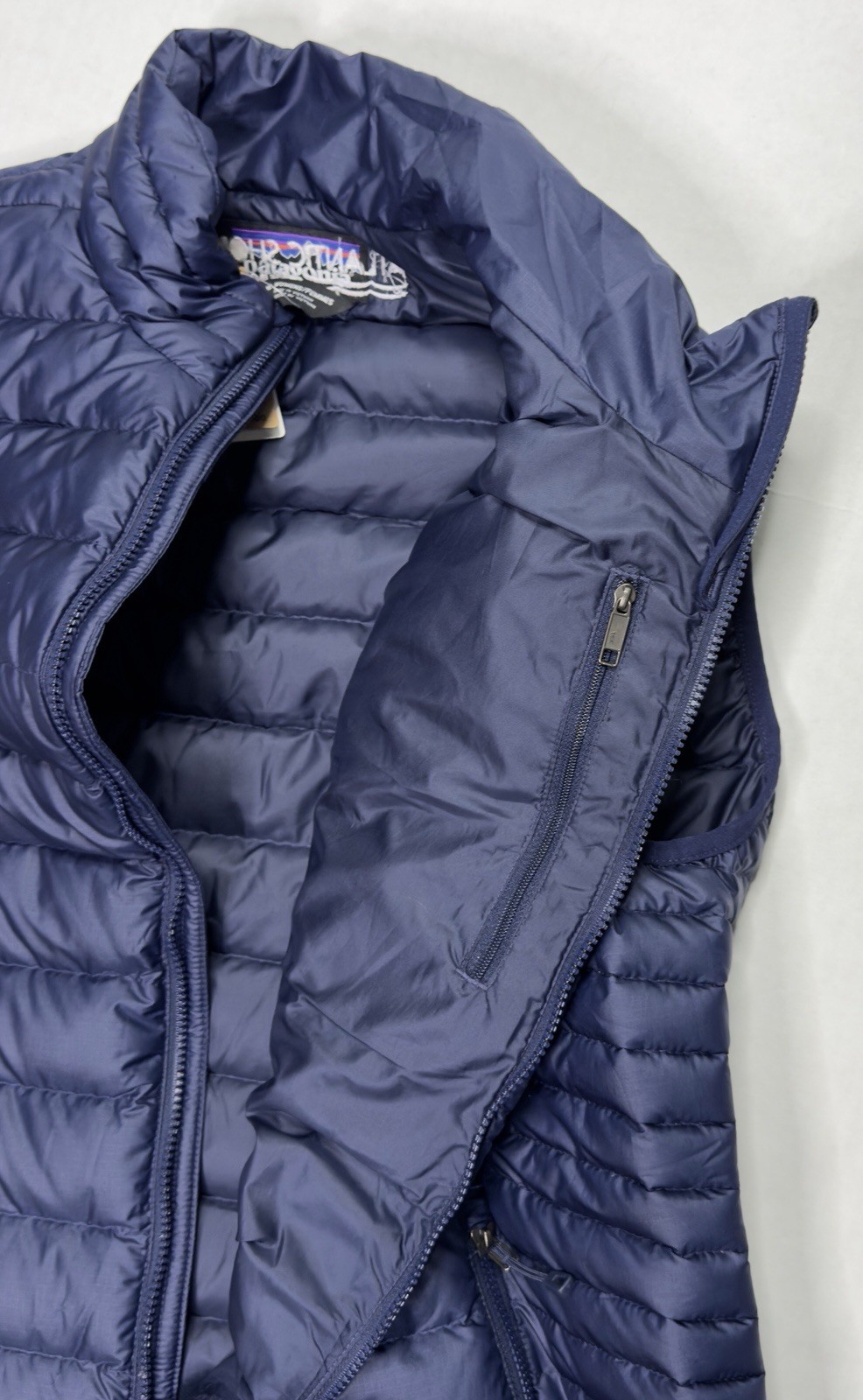 New $179 Patagonia Down Sweater Vest Women’s XL Navy Blue  Collar Company Logo thumbnail 10