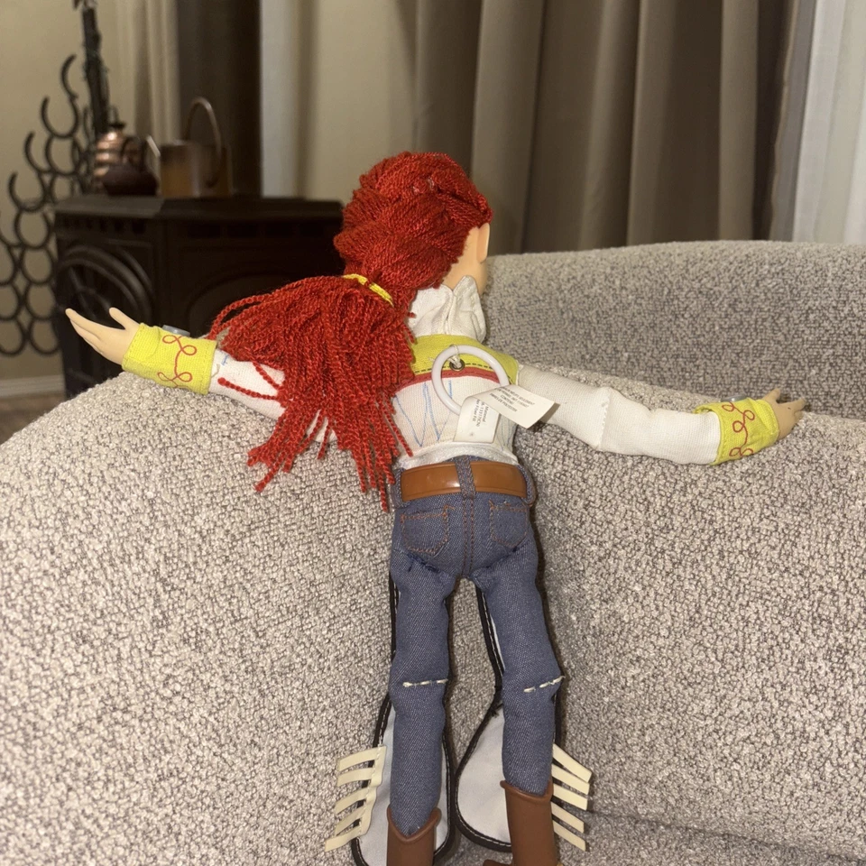 Disney Toy Story 14” Talking Jessie Doll Pull String WORKS! No hat. - Image 4 of 4