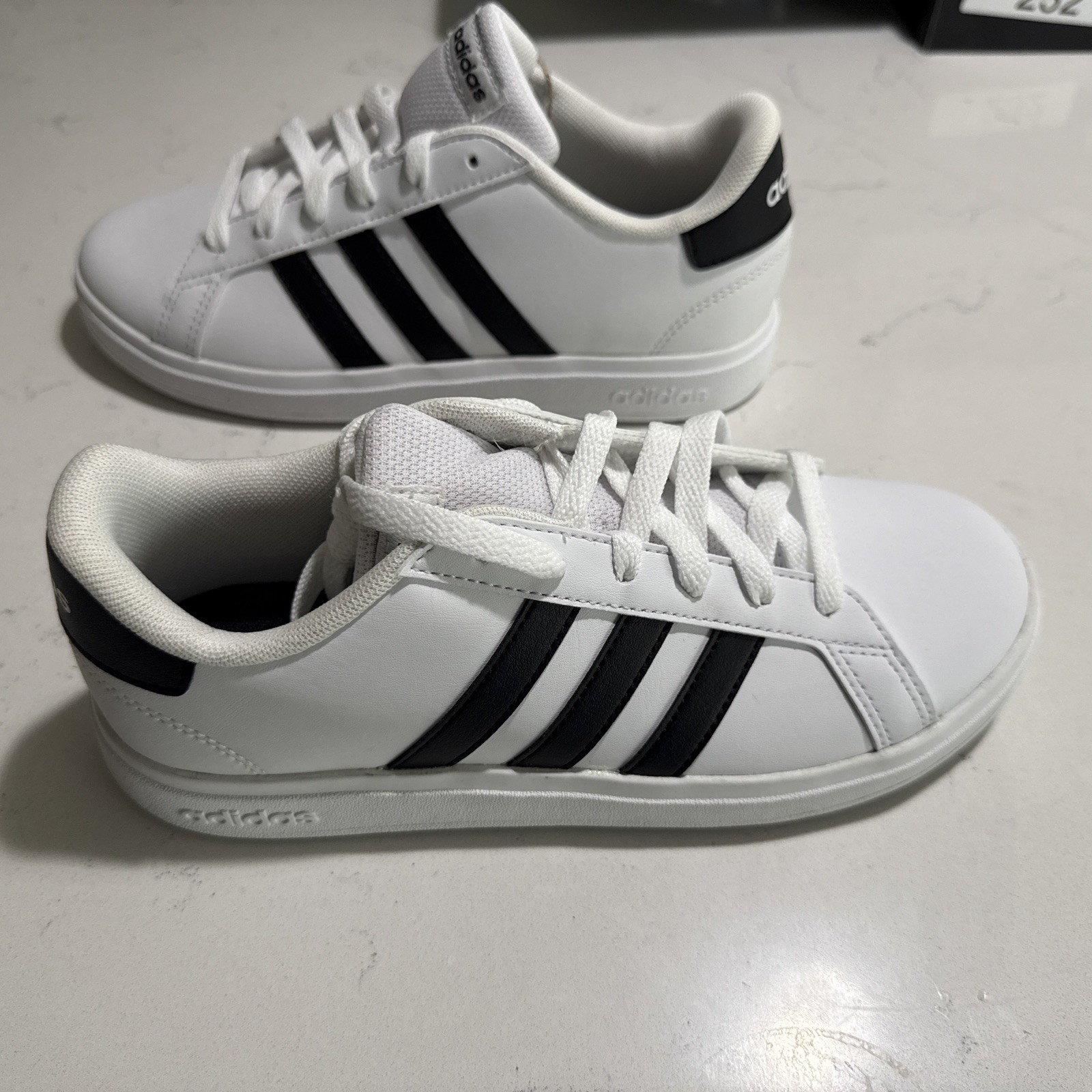 adidas Grand Court 2 Youth Boy's/Girl's Sneakers Size 4.5 White/Black Lace up