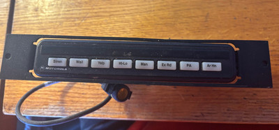 1 Motorola Systems 9000 DEK  HLN1198D Control Head and 1 HKN6189B Yellow Cables