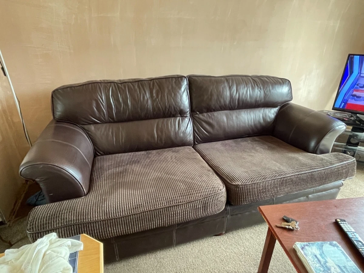 Comfy brown 2024 leather couch