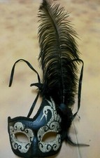 Customized Mask Black Hard Plastic Feather trim Gold Glitter elastic strap