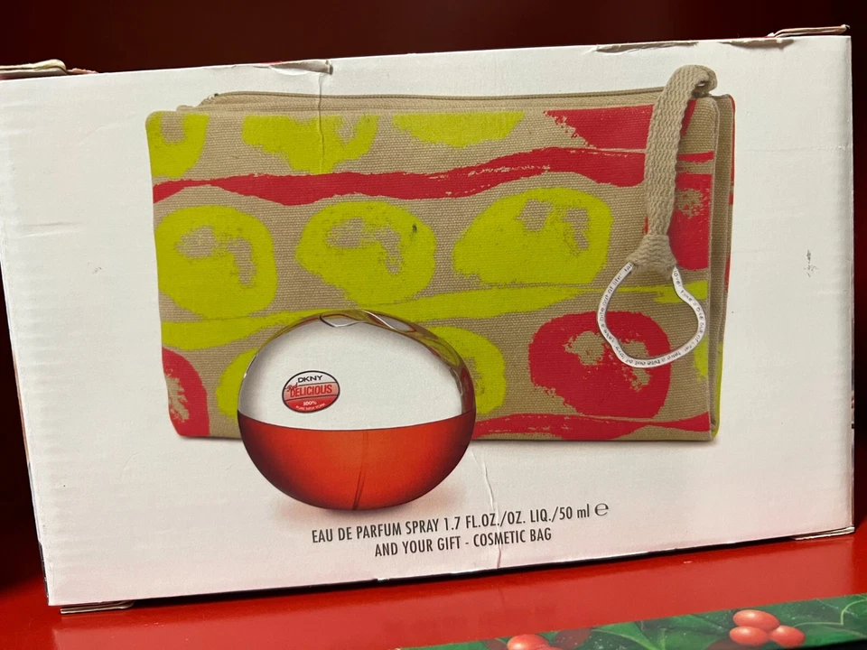 JUEGO DE 2 PIEZAS DONNA KARAN DELICIOSO ROJO 1,7 OZ EDP SPRAY + BOLSA NUEVO EN CAJA Foto 3 de 3