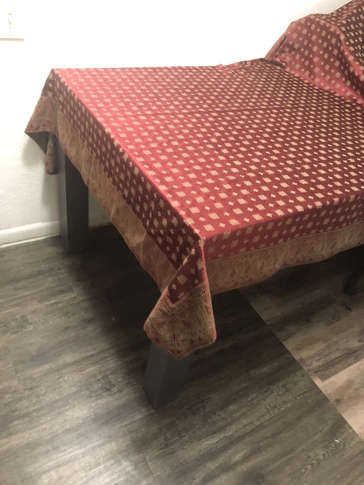 Burgundy & Tan Tablecloth Jacquard Floral Paisley Trim Rectangular 72x140" EUC - Image 4 of 4