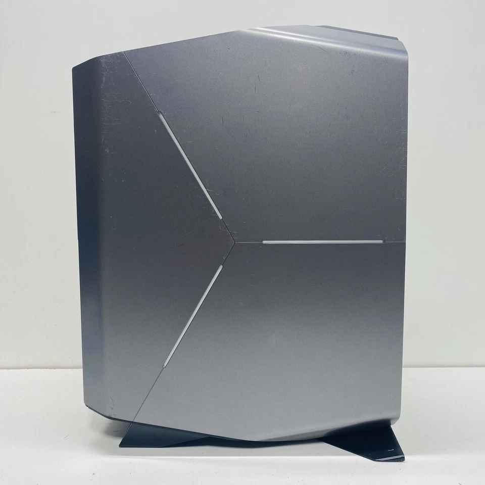 Dell Alienware Aurora R8 Desktop | For Parts/Repair - Image 3 of 4