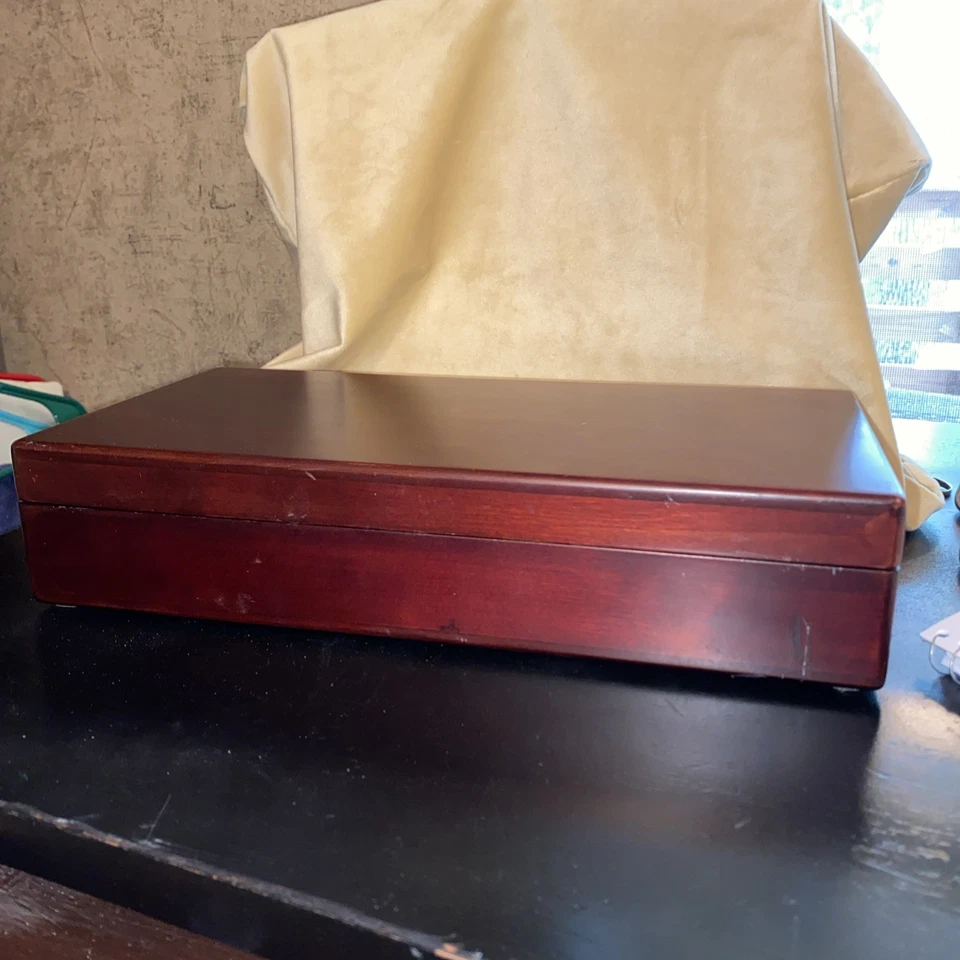 Bulova Desk Set with Clock, Pen & Letter Opener In Cherry Wooden Case Black/Gold - Image 4 of 4