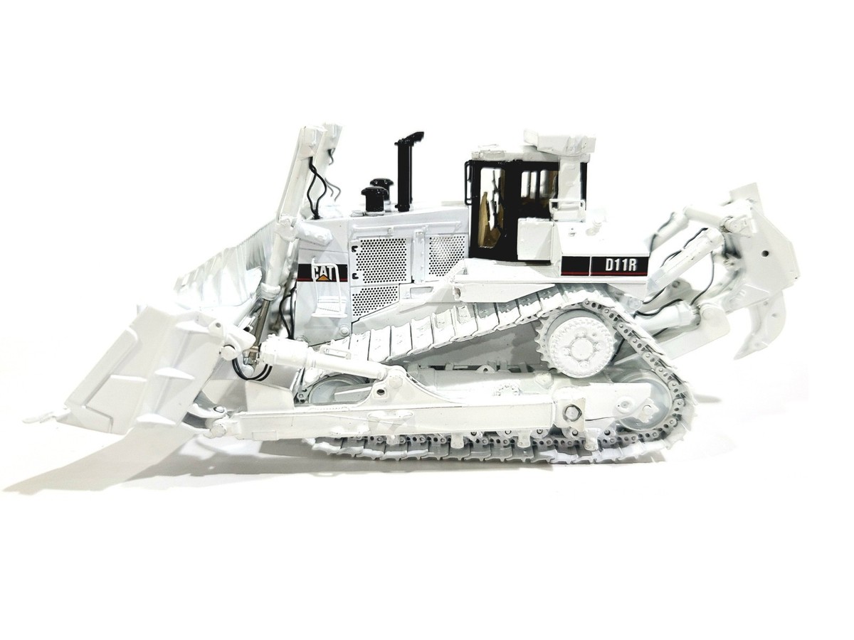 Caterpillar Cat D11R Dozer with Ripper - White - CCM Brass HO 1:87