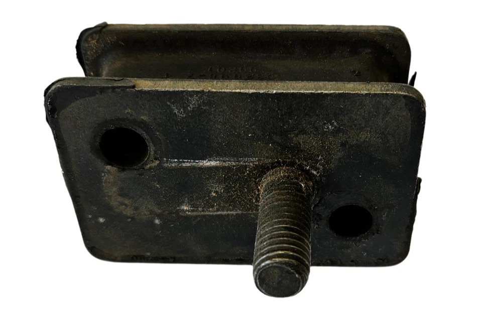 Dodge Truck D100 1972-1973 camioneta pickup aislador de soporte del motor delantero 3632998 nuevo en stock Foto 2 de 4