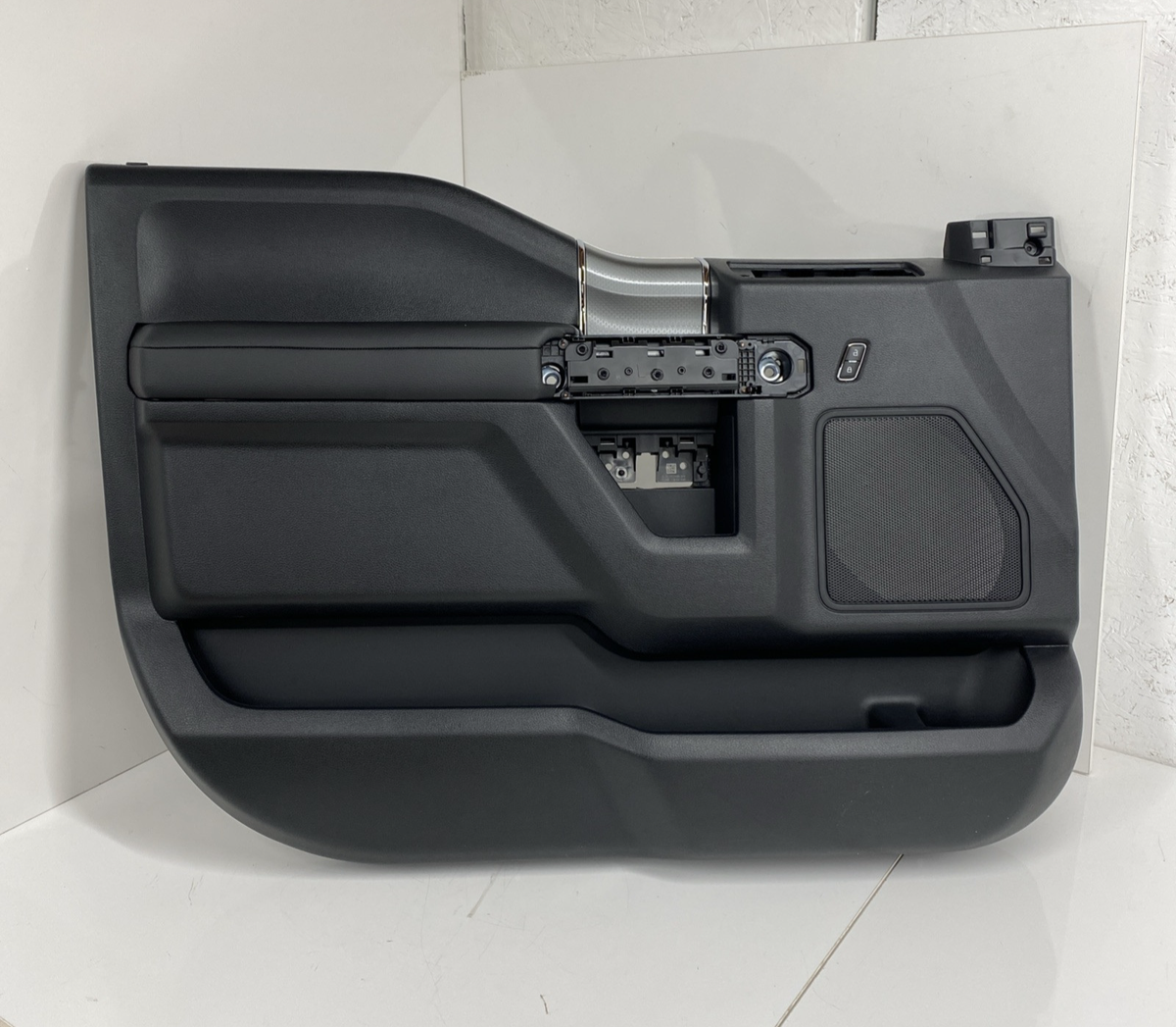 PO#8 OEM 2015-2017 Ford F150 Driver Side LH Door Trim Panel FL3Z