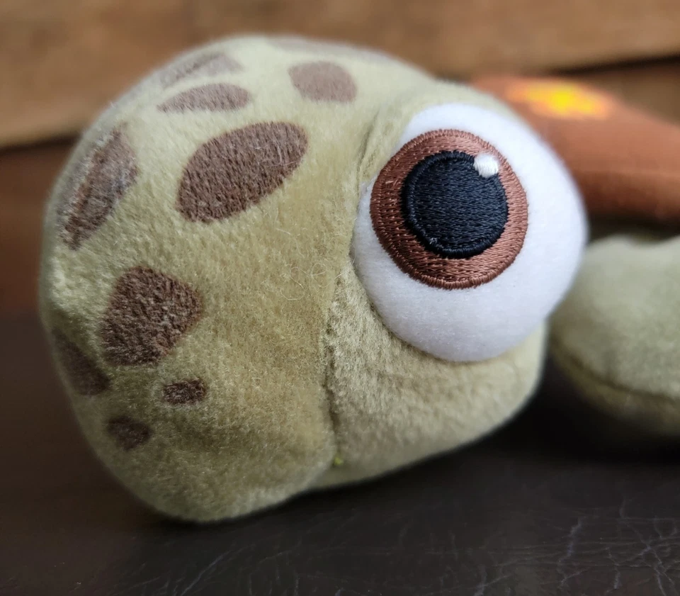 Disneyland Walt Disney Parks Pixar Buscando a Nemo 11" Peluche SQUIRT Tortuga Marina Foto 2 de 4