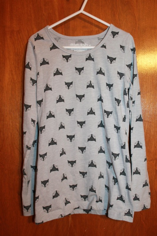 GREEN SODA Girls' size 7-8 LONG-SLEEVE T-SHIRT (gray/black w/ foxes) EUC