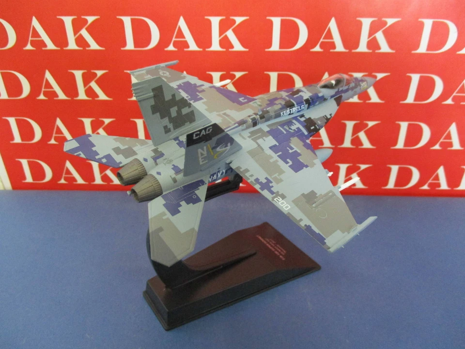 Die cast 1/100 Modellino Aereo Aircraft Boeing F/A-18E Super Hornet VFA-137 2011 - Immagine 2 di 4