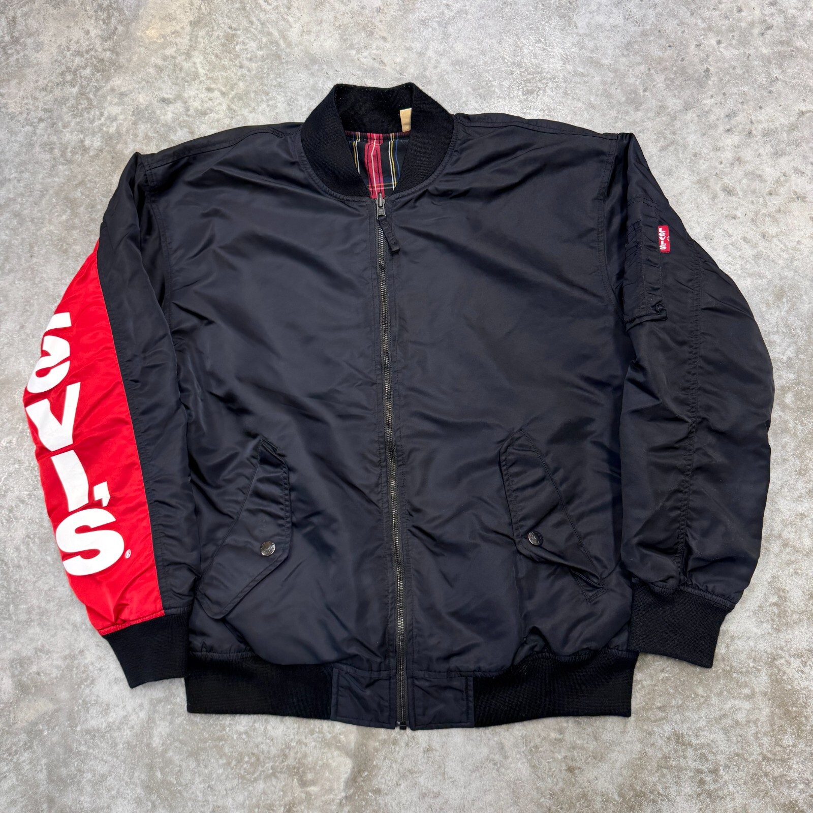 Levi's mens Medium Satin bomber jacket Reversible plaid black flight Strauss