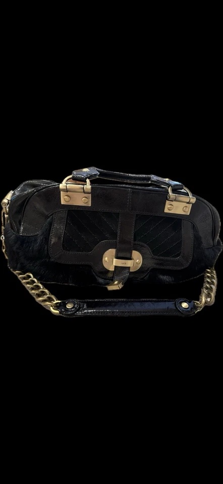 Rafé New York 黑色小腿和漆皮挎包 – 黄铜链条细节 — 第 2/4 张图片