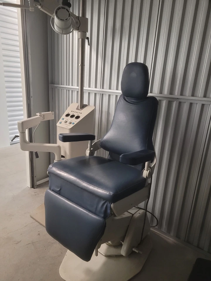 Silla y soporte Woodlyn - ¡Buen estado! Foto 3 de 3