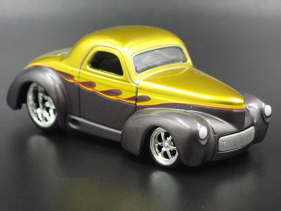 1941 41 Willys Coupe Green 1:64 Scale Collectible Diorama Diecast Modello Auto - Immagine 3 di 4