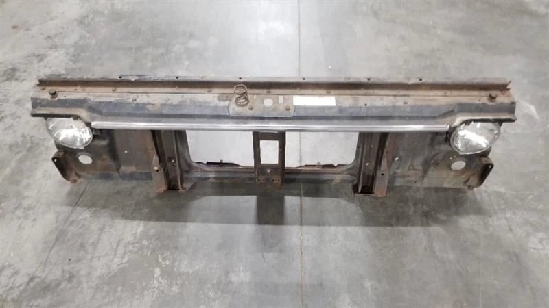 77 GMC C 10 1500 RADIATOR CORE SUPPORT 5.7L Foto 3 de 4