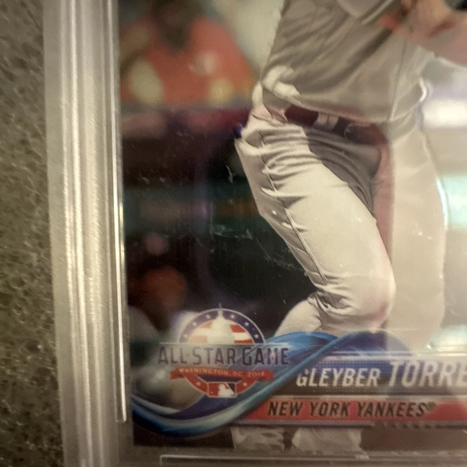 2018 Topps Chrome Update GLEYBER TORRES PSA 10 GEM MINT Rookie RC HMT80 Yankees - Image 3 of 3