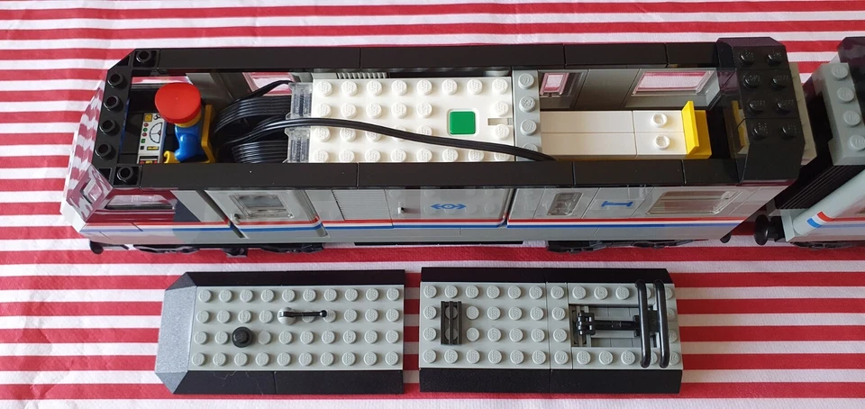 LEGO 4558 Metroliner Train, dual power, collection - Photo 4/4