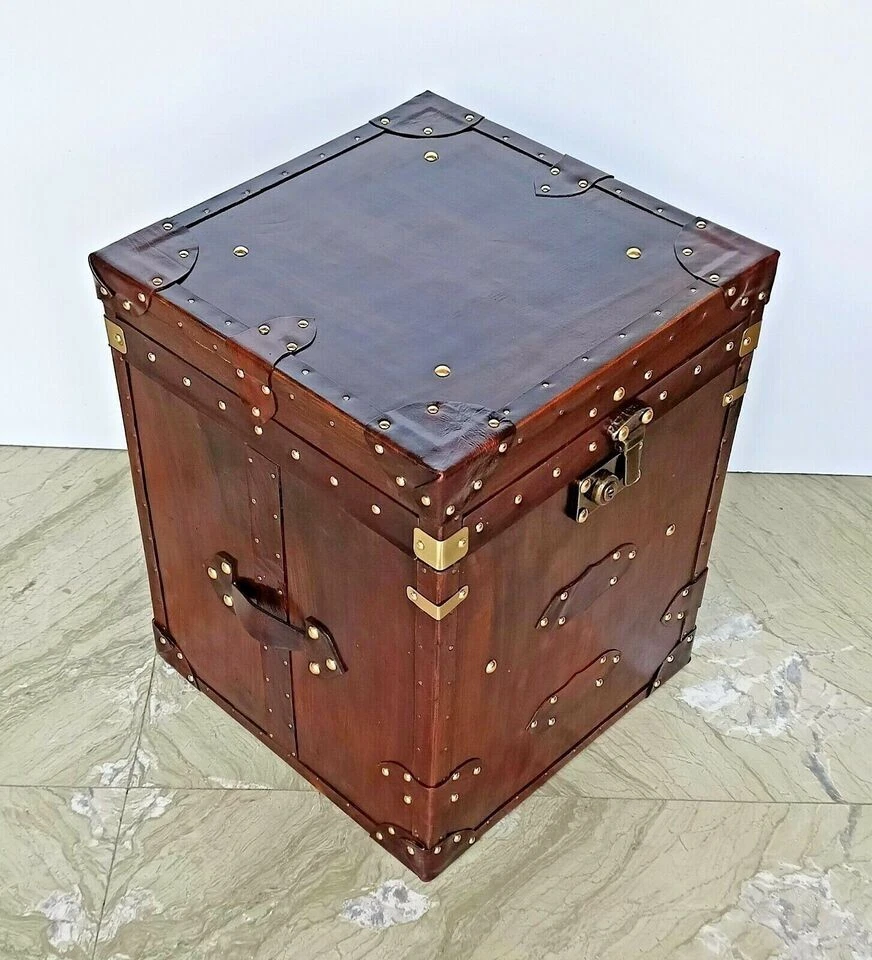 Beautiful Finest English Leather Antique Inspired Side Occasional Table Trunks - Image 4 of 4