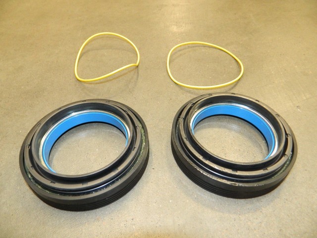 WHEEL HUB VACUUM SEAL KIT FORD SUPER DUTY F250 F350 DANA 50 60 FRONT