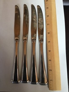4 Dinner Knives ~ Maestro / St Leger by Oneida Stainless Flatware 9"