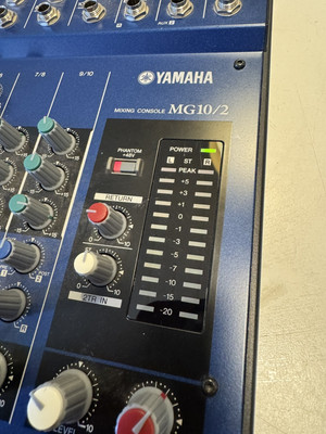 Yamaha MG10/2 10 Channel Stereo Mixing Console Mixer With Power