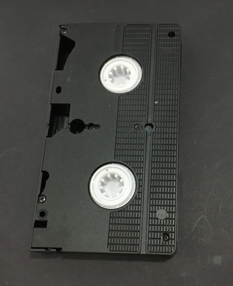 1999 Perfect Blue VHS Original Japanese Dubbed English Directors Cut w/Sleeve - Image 3 of 4