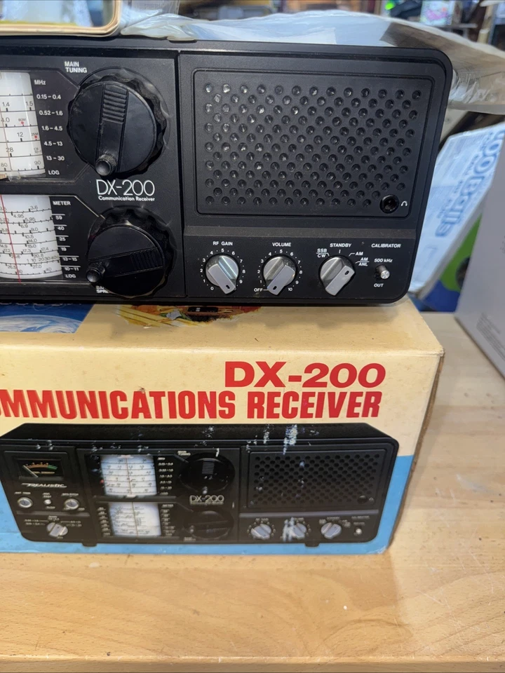 Realistic DX-200 Radio 5 Band Shortwave Communications Receiver W/ Box - Image 3 of 4