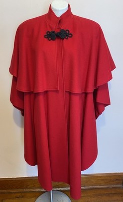 MINT 80s 90s international scene red 100% Pure New wool Toggle swing cape OS