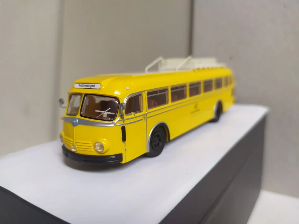 Autocar MB O 6600 H . Deutche Post . Brekina 010456 . Escala 1/87 - Imagen 4 de 4